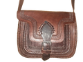 Bolso grande de cuero labrado con hebilla